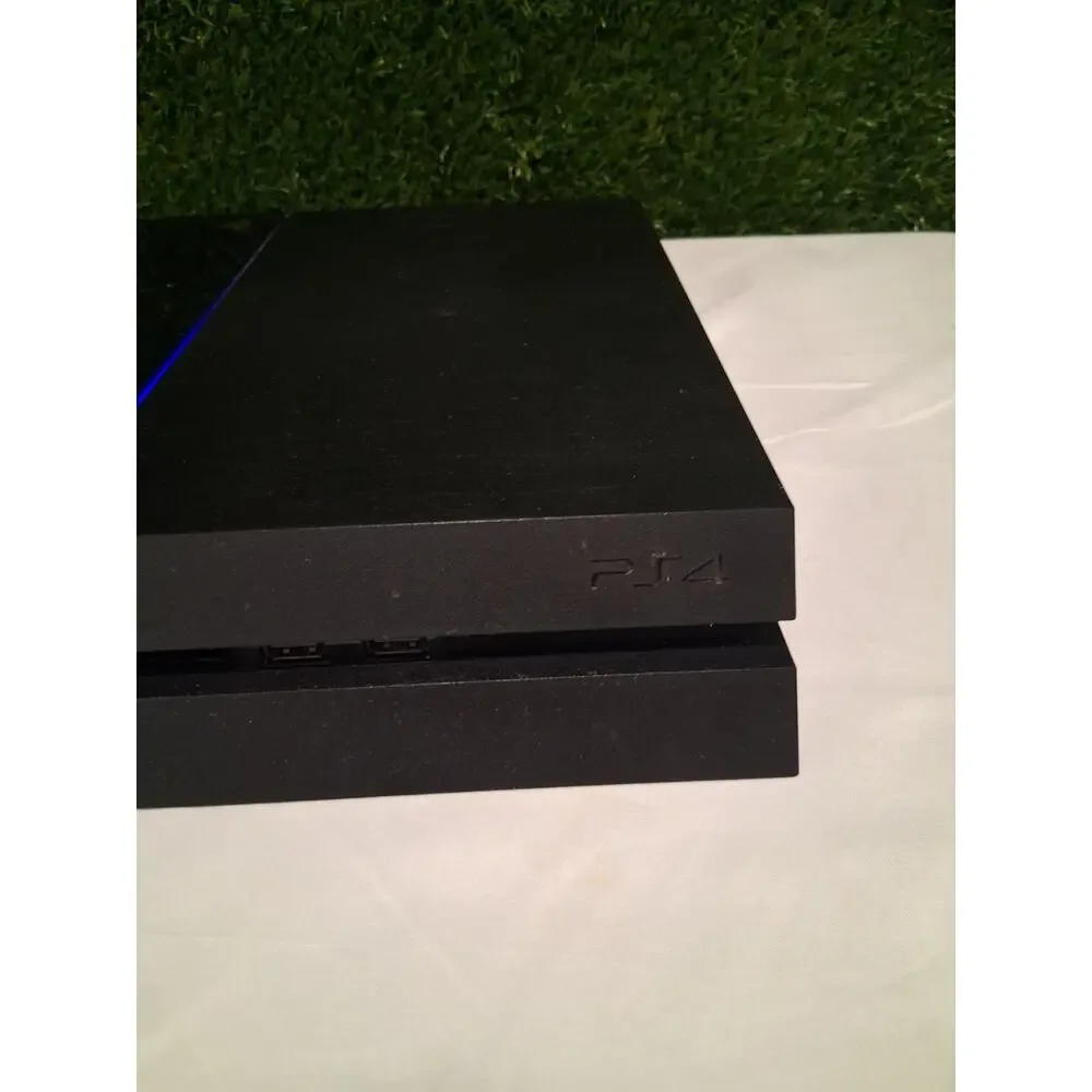 Sony PlayStation 4 PS4 Black Console - TeEsted & Working - Normal Scratches